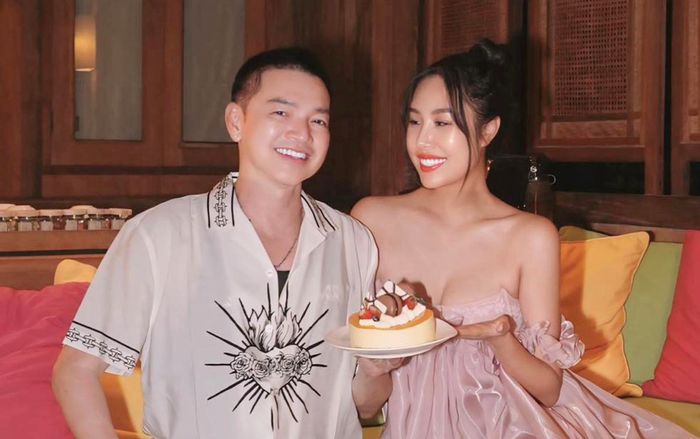 Nghệ sĩ Quang Minh khoe quả ngọt sau 2 năm kết hôn với vợ kém 37 tuổi