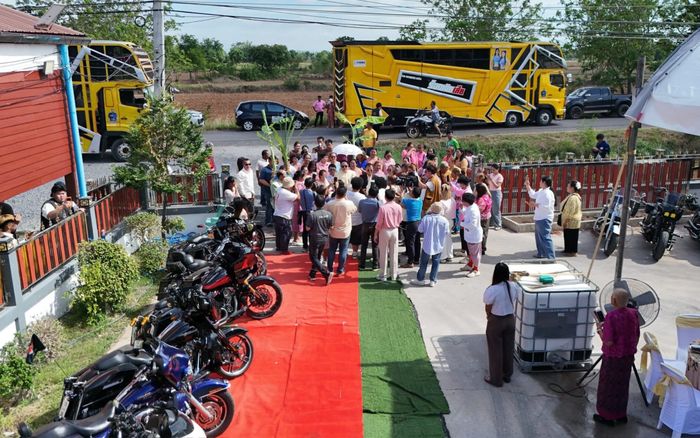 Vợ cả cưới vợ hai cho chồng, đoàn rước dâu hơn 10 xe gây xôn xao dư luận