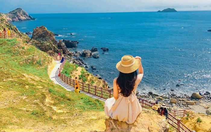 Những địa điểm 'càng đi sớm càng lời' trước khi bước vào mùa cao điểm du lịch hè