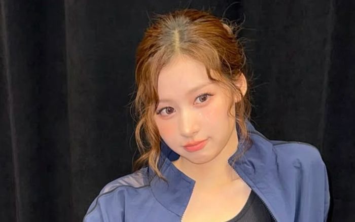 Sana (TWICE) khoe thân hình mảnh mai đầy quyến rũ