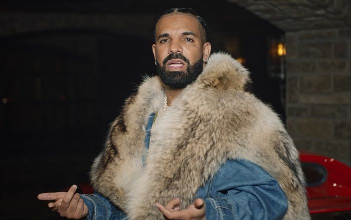 Ra mắt 3 album mới cùng lúc, Drake đang cứu sự nghiệp hay pha 'tự hủy'?