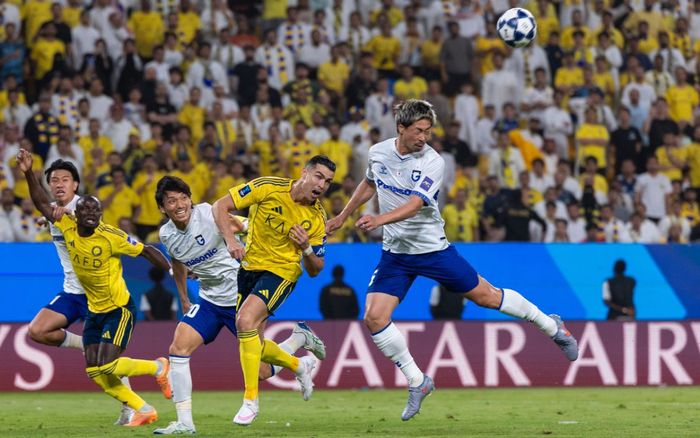 Ronaldo ôm hận ở chung kết châu Á