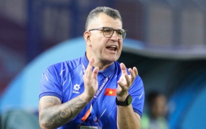 Tiếc cho HLV Cristiano Roland