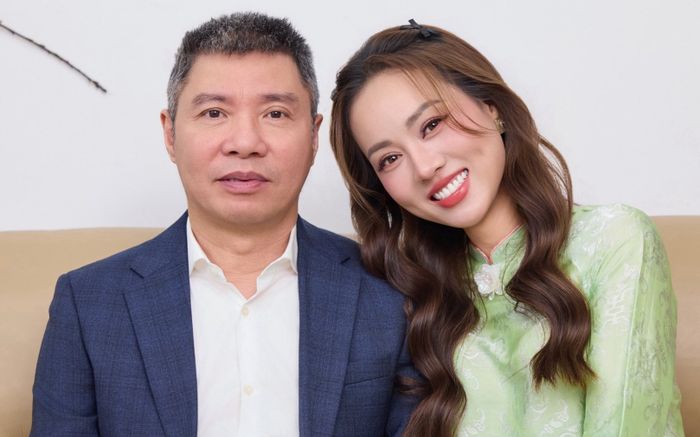 Vợ kém 15 tuổi bất bình cho NSND Công Lý
