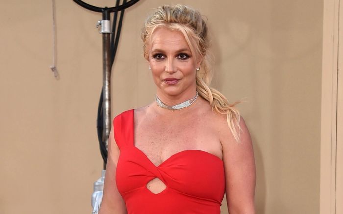 Tình trạng của Britney Spears sau vụ lùm xùm tại nhà hàng