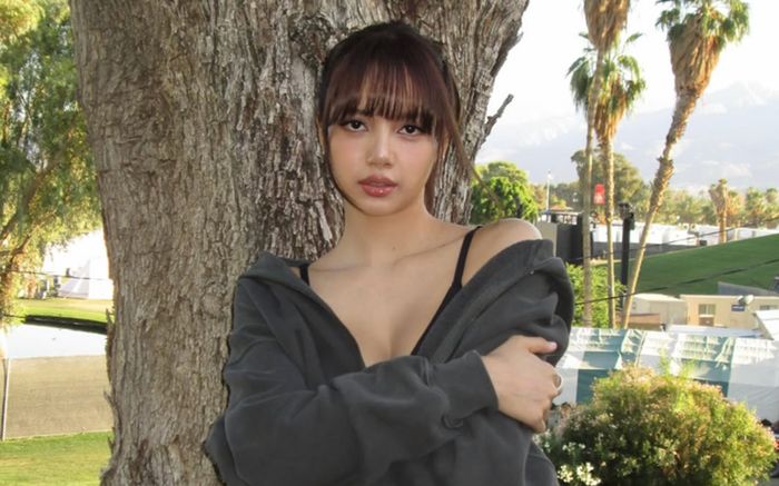 Chi tiết thể hiện sự giản dị của Lisa (BLACKPINK)