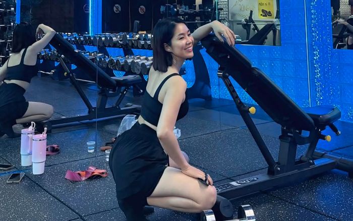 Lê Phương khoe dáng quyến rũ ở tuổi 41