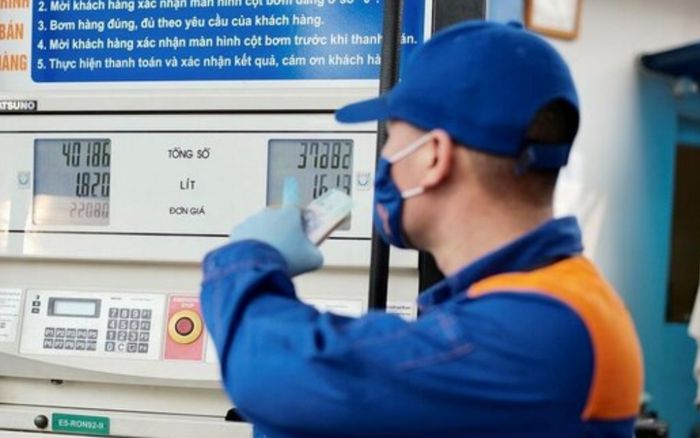 Giá xăng dầu hôm nay 19/5: Thế giới quay đầu giảm nhẹ