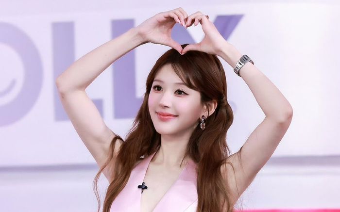 Triệu Lộ Tư khoe vẻ đẹp tươi trẻ, biểu cảm nhí nhảnh chiếm trọn spotlight
