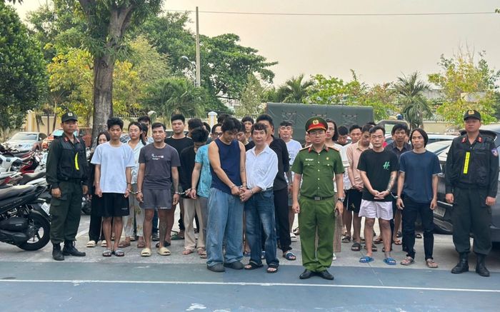 Ca sĩ Long Nhật cùng Sơn Ngọc Minh bị bắt