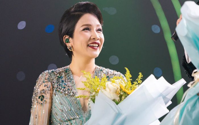 Mạng xã hội 'dậy sóng' với diva Mỹ Linh