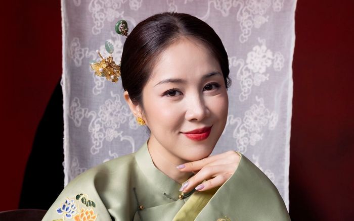 Lê Phương kết hợp với người đàn ông vừa kiếm 118 tỷ đồng