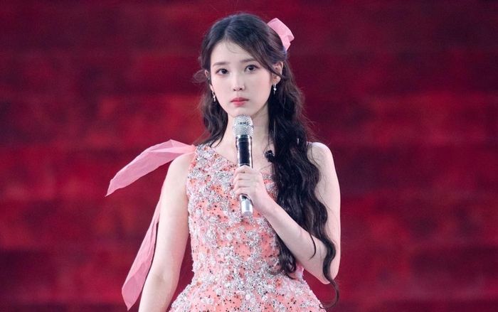 MC Mong bênh vực IU giữa ồn ào