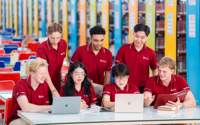 Chương trình Cử nhân chuẩn Quốc tế HUTECH và lợi thế hội nhập sớm cho Gen Z