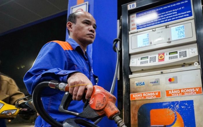 Giá xăng dầu hôm nay 22/5: Thị trường thế giới giảm nhẹ