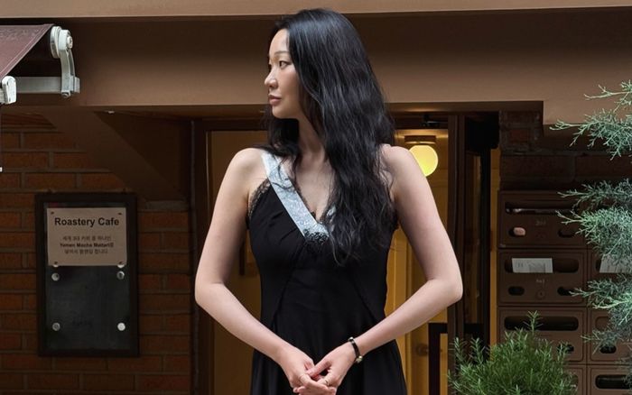Người mẫu Jang Yoon Joo gây trầm trồ với phong cách thời trang đồ ngủ dạo phố