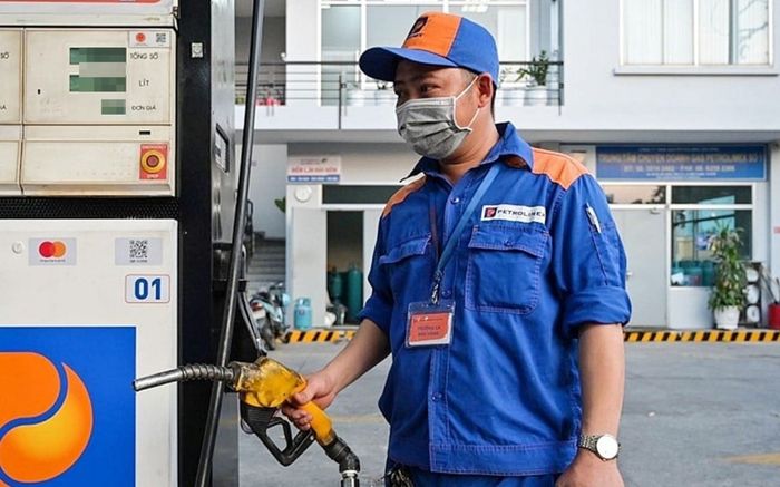 Giá xăng dầu hôm nay 23/5: Thế giới tăng nhẹ trở lại