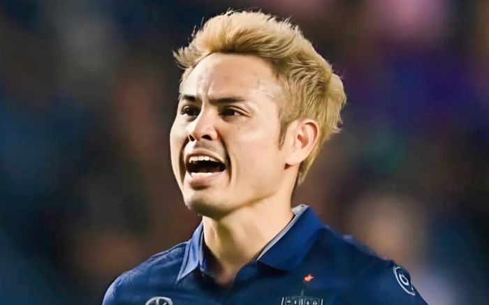 Đội trưởng Thái Lan Theerathon vượt mặt Ronaldo