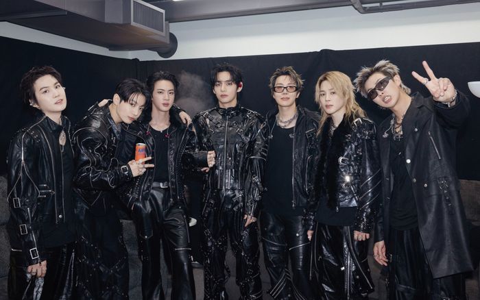 BTS diễn 8 đêm world tour, thu về số tiền khổng lồ khiến ai cũng 'choáng'