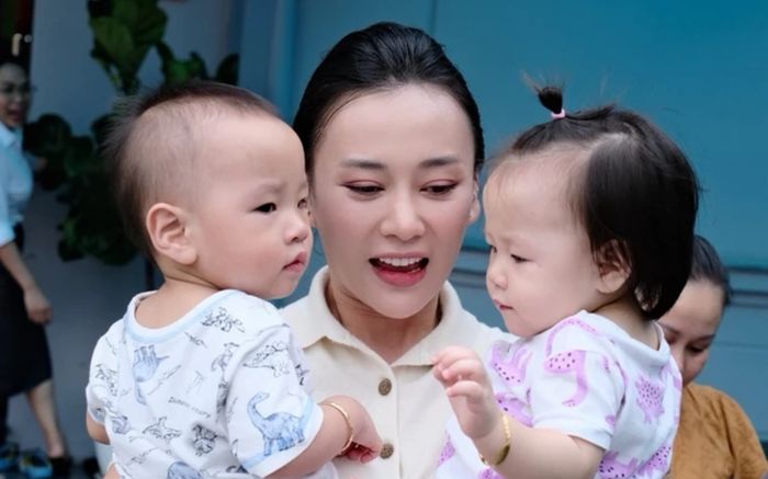 Bộ môn mùa hè được Phương Oanh cho cặp song sinh học từ năm 1 tuổi có gì đặc biệt?