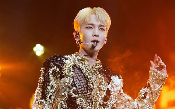 Key (SHINee) trở lại sau 6 tháng vướng scandal