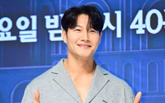 Kim Jong Kook lên chức ông sau 9 tháng cưới vợ