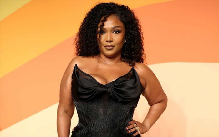 Lizzo đáp trả cáo buộc 'nói xấu' Taylor Swift
