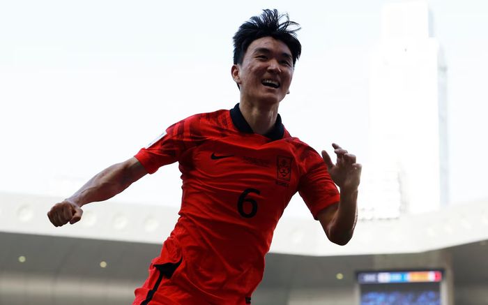 Hwang In-beom báo tin vui cho tuyển Hàn Quốc trước World Cup 2026