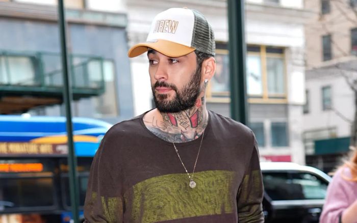 Hành động gây tranh cãi của Zayn Malik với người hâm mộ