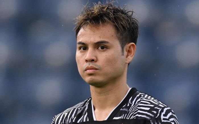Đội trưởng Thái Lan Theerathon tiếp tục bỏ xa Ronaldo