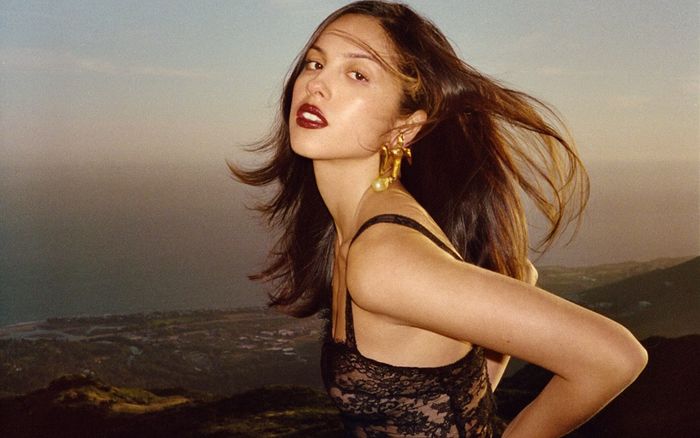 Olivia Rodrigo lập kỷ lục mới với album thứ ba, khẳng định vị thế ngôi sao nhạc pop hàng đầu