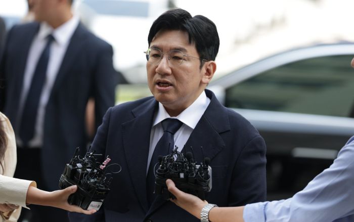 Bang Si Hyuk và bài toán đạo đức của 'đế chế' HYBE