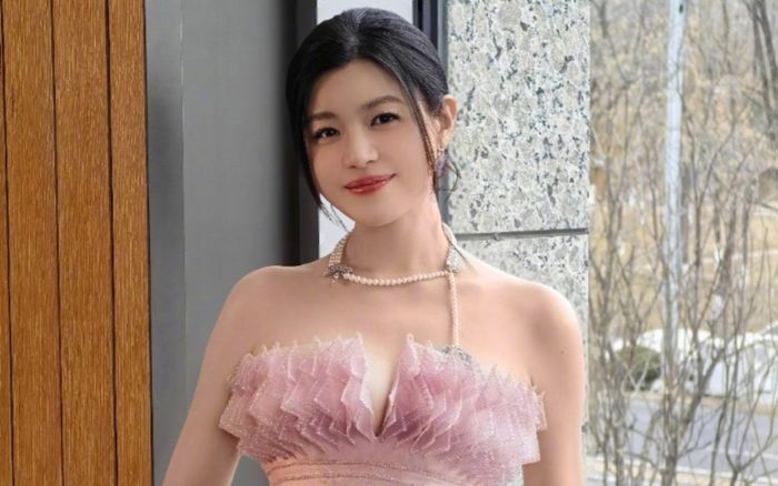 Tình trạng của Trần Nghiên Hy sau khi phải khâu 12 mũi vì đứt gân gót chân