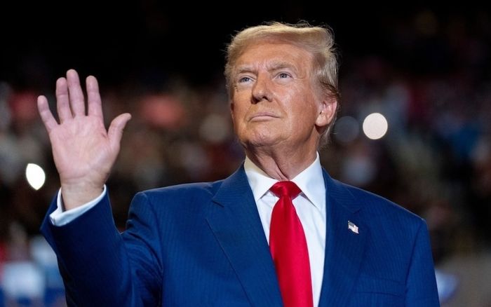 Đề xuất in hình Donald Trump lên tờ 250 USD vấp tranh cãi lớn