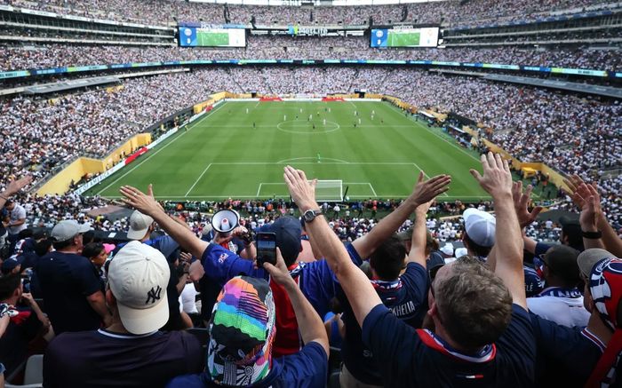 Hỗn loạn World Cup: FIFA đối mặt kiện tụng, hàng nghìn vé vẫn ế vì tăng giá 'phi pháp'
