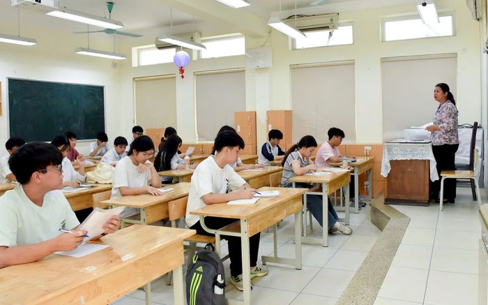 Thi lớp 10 ở Hà Nội: Hơn 600 thí sinh vắng mặt làm thủ tục dự thi, lý do là gì?