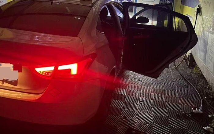 Chở khách nữ lúc 3 giờ sáng, tài xế taxi 'sang chấn tâm lý' vì sự việc trên xe