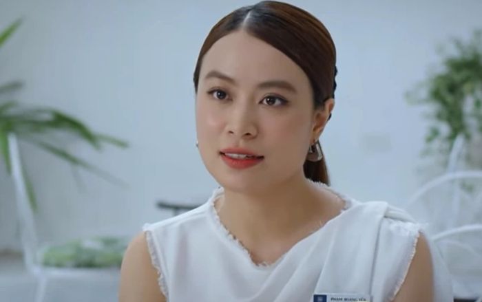 Nghịch lý với Hoàng Thùy Linh