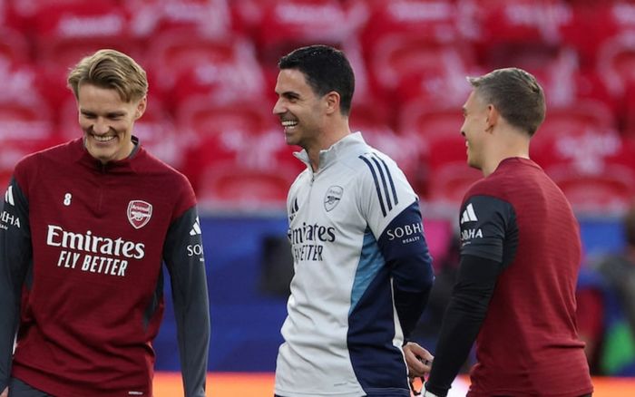 Arsenal khát khao viết lịch sử trước PSG
