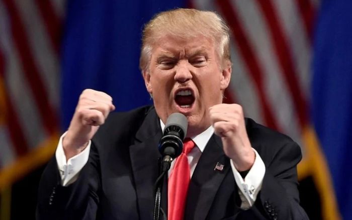 Ông Donald Trump nổi giận