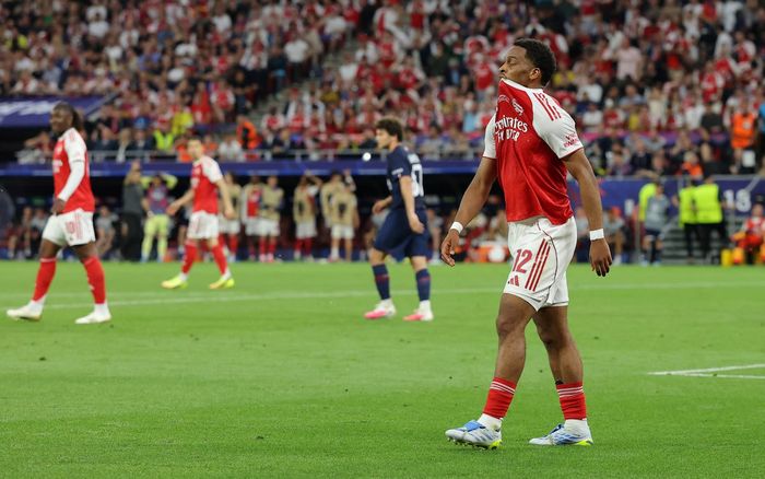 Thierry Henry không hiểu quyết định khiến Arsenal ôm hận trước PSG