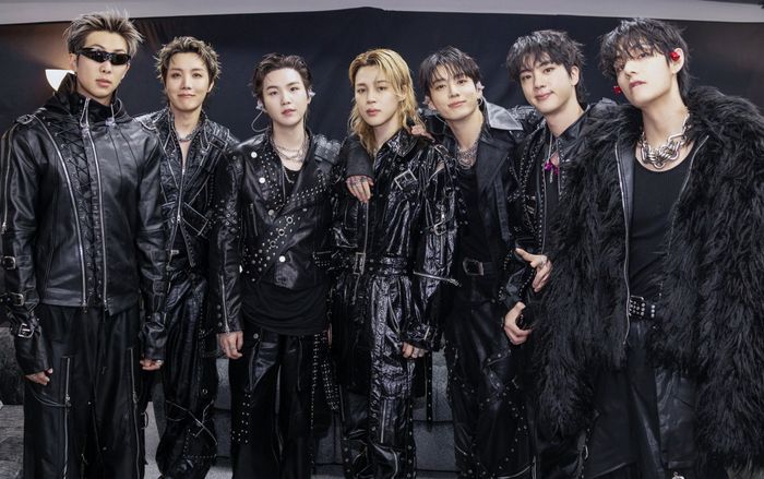 BTS vẫn giữ 'ngai vàng'