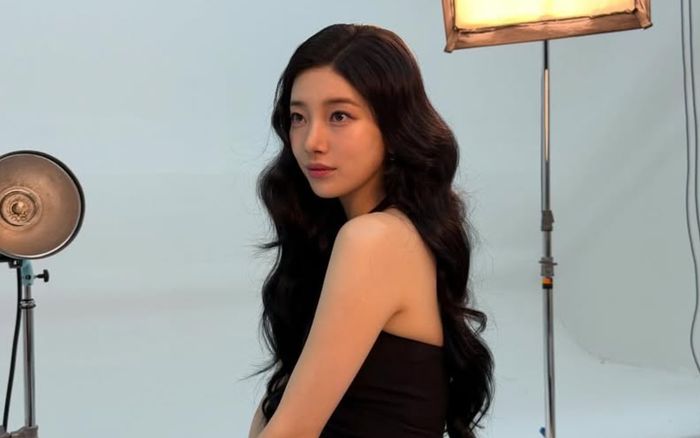 'Tình đầu quốc dân' Suzy đẹp mê mẩn với diện mạo khác lạ