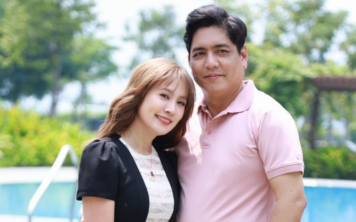 Vợ chồng diễn viên Thanh Thúy báo tin mừng sau 17 năm