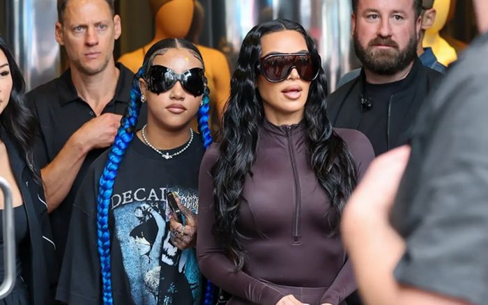 Con gái của người mẫu Kim Kardashian gây tranh luận
