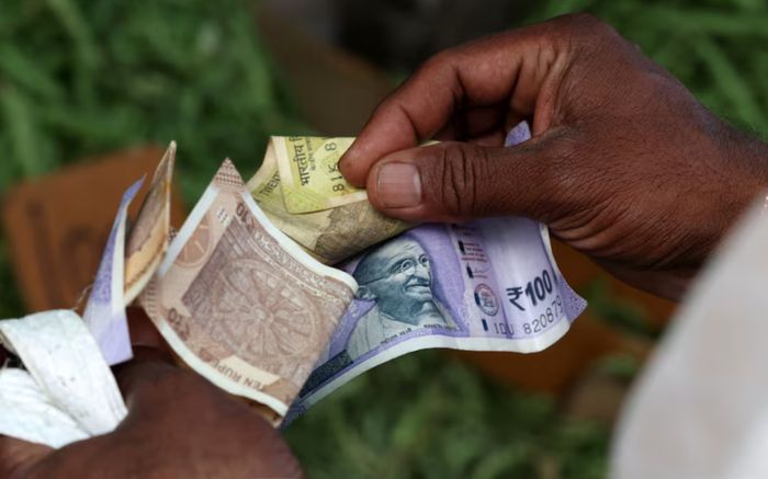 Đồng Rupee thấp kỷ lục giữa căng thẳng Mỹ - Iran leo thang