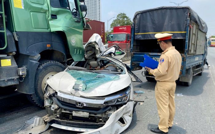 Công an Hà Nội thông tin ban đầu vụ tai nạn liên hoàn tuyến vành đai 3 trên cao