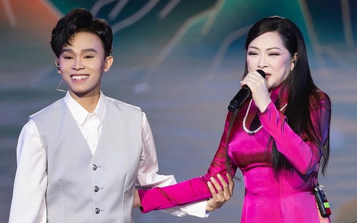 Như Quỳnh hát 'Giấc mơ cánh cò' với Hồ Văn Cường, phản ứng khi khán giả nhắc Phi Nhung