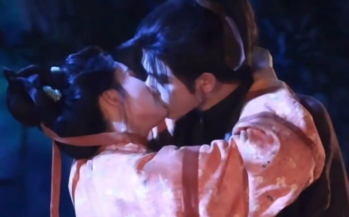 Trương Lăng Hách và Lâm Duẫn lộ cảnh hôn ngọt ngào gây sốt mạng xã hội