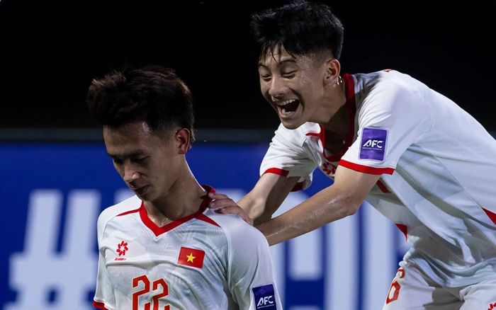 Việt Nam xếp trên Hàn Quốc, vé World Cup trong tầm tay